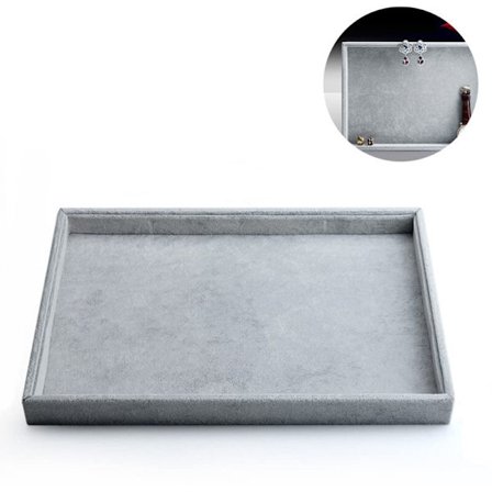 Korurasia Pehmeä sametti Korurasia Sormusrasia Naarmuuntumaton Korujen esittely Korujen säilytys Kellolle Kaulakorulle Korvakoruille Rannekorulle 