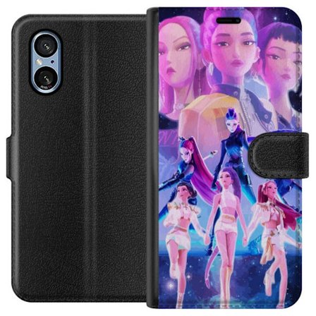 Yhteensopiva Lompakkokotelo Sony Xperia 5 V K-pop-inspiroinut tulevaisuutta ennakoiva tyttöryhmä neonvaloissa ja kosmisessa sci-fi-esiintymislavalla