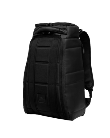 Db - Hugger 1St Generation Backpack 20L Black Out 19/20