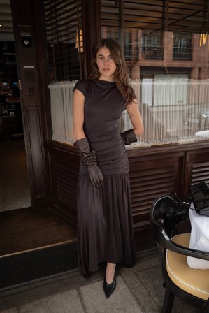 NA-KD Draped Short Sleeve Maxi Dress - Draperede kjoler - Brun - L