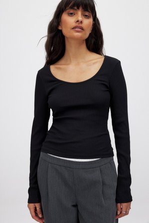 NA-KD Scoop Neck Ribbed Top - Basic toppe - Sort - S (EU 34-36)