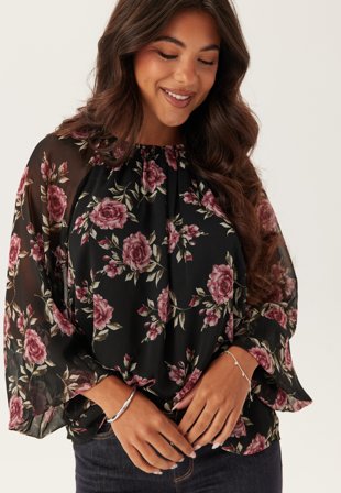 Bubbleroom - Raglan Chiffong Blouse - Black/Patterned - Kläder