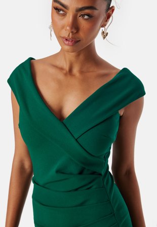Goddiva - Bardot Pleat Maxi Split Dress - Emerald - Kläder - - Bubbleroom