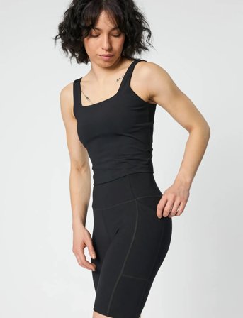 Girlfriend Collective Pocket High-Rise Bike Shorts - Black - XXL