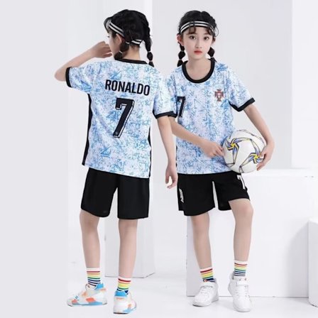 Fotbollskläder set för barn storlek 7, Ronaldo storlek 10, Messi L