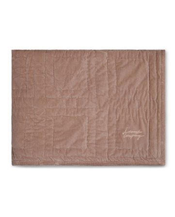 Lexington Grafisch gesteppte Tagesdecke aus Bio-Baumwollsamt, Beige