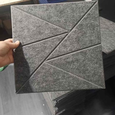 SoundProof 12-pak – Selvklæbende Akustikpaneler 30x30 cm, Modulært Design med Sorte Linjer | Dæmper Støj til Studie, Spillelokale & Kontor