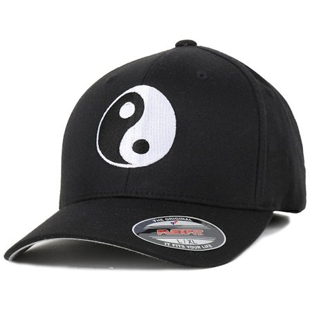 Iconic - Yin & Yang Black/White Flexfit Flexfit Black Cap - @ Hatstore