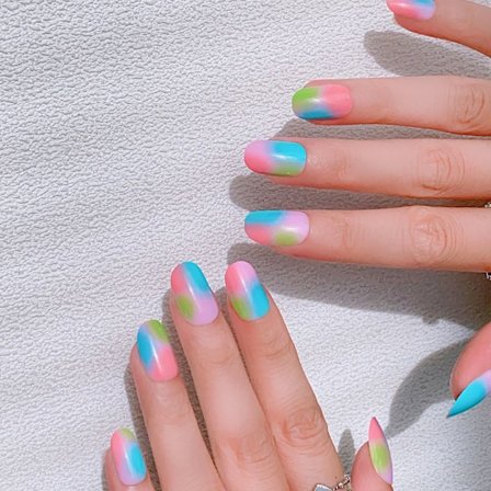 24 kpl/laatikko Havaijin tyylinen tekokynsi Rainbow Smudge tekokynsi