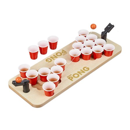 Mini Beer Pong punaisilla kupeilla