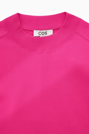 COS Taliowany T-Shirt Z Wysokim Dekoltem in Różowy