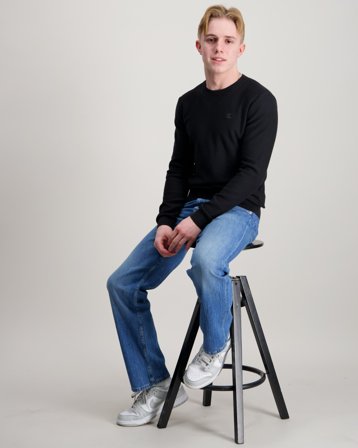 Calvin Klein BASIC SWEATER Svart Tröjor Kille - Kids Brand Store