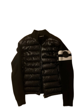 Svart Moncler pufferjacka med stickade ärmar