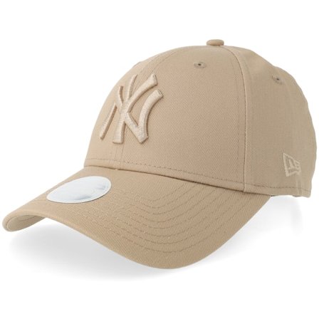 New Era - MLB Beige adjustable Keps - New York Yankees Womens League Essential 9FORTY Camel/Camel Adjustable @ Hatstore