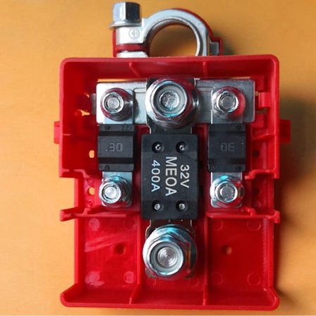 32V 400A Bilbatterifordelingskontakt med Sikring Hurtigkobling Batteripoler Klemmer