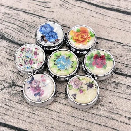 Bærbar Sølvfarget Tårn Pilleboks Klokke Sammenleggbar Pilleetui Kosmetisk Organizer Metallbeholder Pillekutter Medisin Organizer