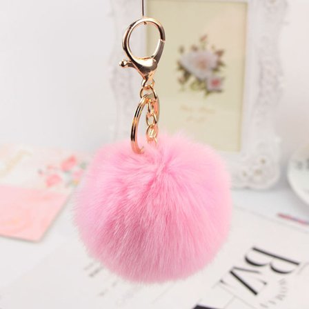 Pompom nyckelring i äkta kaninhår, garanterat mjuk att ta på