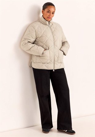 Cellbes of Sweden - Quiltet letvægtsjakke i beige til damer i størrelse 54/56