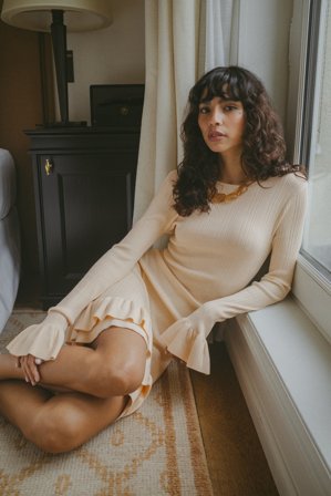 NA-KD Knitted Frill Detail Mini Dress - Strikkjoler - Beige - S