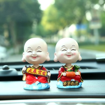 Bilprydnader i harts, söt skakande huvudmunk Buddha-figur, bildekoration, heminredning, instrumentbrädedekoration, tillbehör, 2-pack