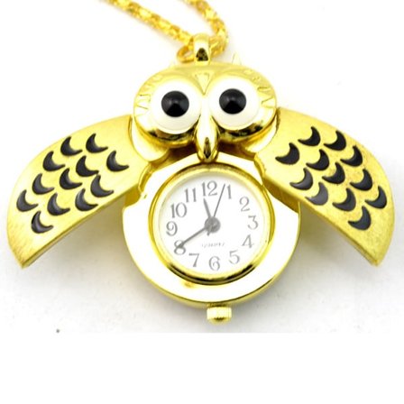 En gull (lommeur om lag 25*25*16mm, halskjede om lag 80cm lan