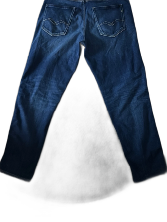 Blå jeans med raka ben