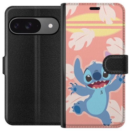 Kompatibel Tegnebogsetui til Google Pixel 9 Glad illustration af Stitch der hopper foran lyserød baggrund med surfbræt