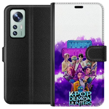 Kompatibelt Plånboksfodral till Xiaomi Xiaomi 12 HuntrX Neon Beats motiv med KPop Demon Hunters i en futuristisk stadsmiljö, neonljus, musik och sta