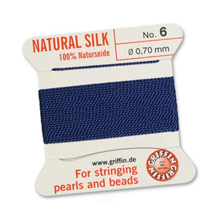 Griffin 100% naturligt pärlsilke med nål, Dark Blue/mörkblå, 2m, blå No6 (0,7mm)