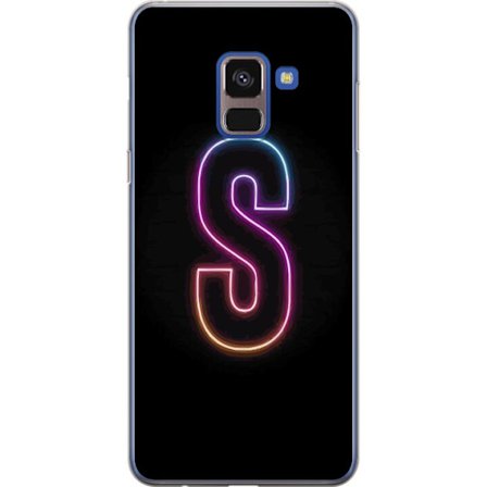 Kompatibelt Mobilskal till Samsung Samsung Galaxy A8 (2018) Neonbokstav S i lysande rosa och blå toner mot mörk bakgrund, stilren bokstavskonst med