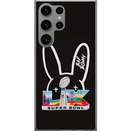 Kompatibelt Mobildeksel til Samsung Galaxy S23 Ultra Bad Bunny portrett med åpen skjorte, tatoveringer og krøllete hår i stilfull motefotografering