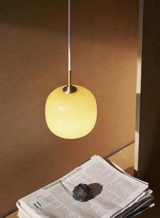 VL 45 Radiohus taklampe Ø25 - glossy pale yellow