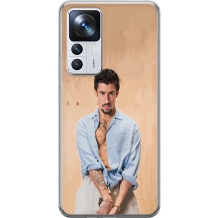 Yhteensopiva Puhelinkuori Xiaomi 12T Pro Bad Bunny Super Bowl-inspiroima grafiikka, jossa NFL-trofe ja San Franciscon silta urheilusuunnittelussa