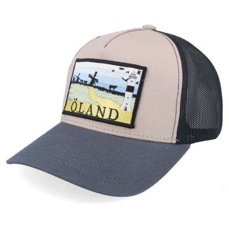 Wild Spirit - Grå snapback Keps - Swedish Öland Landscape Light Grey/Black/Charcoal A-Frame Trucker @ Hatstore