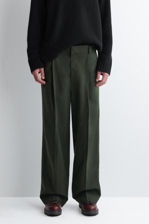 COS Men's Pantaloni Plissé A Gamba Larga in Verde