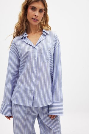 NA-KD - Stripete skjorte med heklet innlegg - Skjorter - Stripete - EU 32