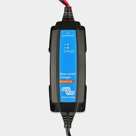 Batterieladegerät Victron Blue Smart Charger IP65, 100 - 250 V AC, 6 V / 12 V, 7 A / 16 A / Stunde, mit Ladekabel - Boot