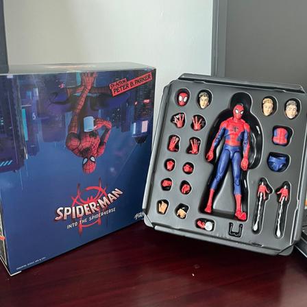 Spiderman Into the Spider-Verse Action SV Peter B. Parker Sentinel Miles Spider Man Actionfigurer Modellleksaker Ledade Dockor