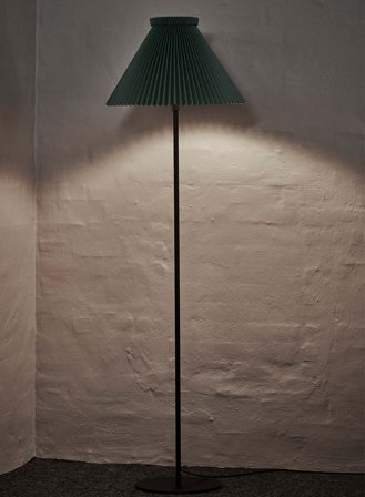 LK334H gulvlampe m/skjerm - moss green