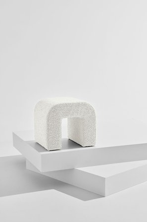 Odette puff i bouclé 45x41 cm - Pastill - Vit - Fotpallar & puffar - Från Homeroom