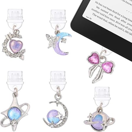 Y2K Støvhætte Charm - 6 stk. Fantasy Æstetisk Vedhæng Kompatibel med Kindle & Telefon Type C/USB C Opladningsport