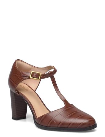 Kaylin85 Tbar2 Brown Clarks