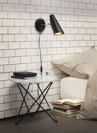 Birdy vegglampe kort - sort/messing