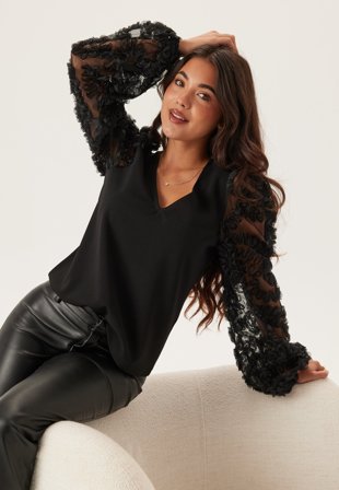 Happy Holly - 3D Floral Sleeve V-neck Top - 32/34