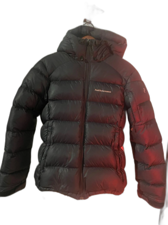 Svart Peak Performance dunjacka