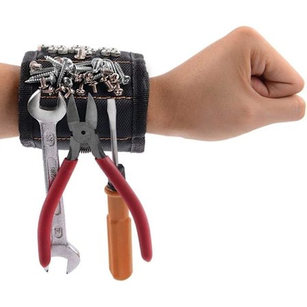 Et armbånd inkluderet, indeholdende 15 stærke magneter, skruer, søm og bor, egnet til gør-det-selv entusiaster, fædre og ægtemænd.