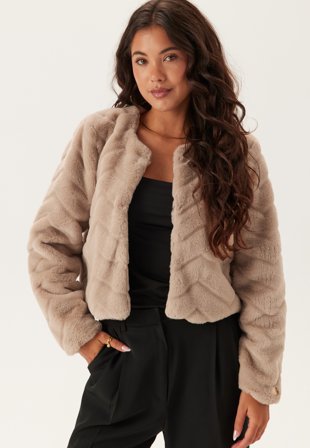 Chiara Forthi Short Party Faux Fur Jacket Klær
