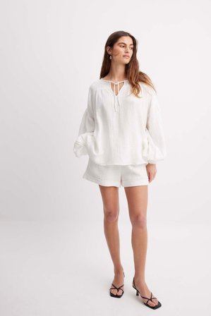 Cass Dimicco x NA-KD Gauze Relaxed High Waist Shorts - Shorts - Offwhite - EU 42