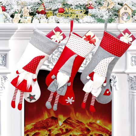 3 store klassiske julehengestrømper, tegneserie skjeggjulestrømpe
