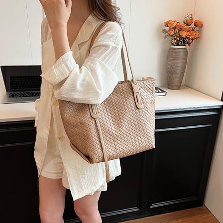 Stor Kapacitet Vevet Taske Dame 2024 Ny Trendy All-Match Skuldertaske Høj Sans Arbejde Pendler Tote Khaki